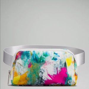 Lululemon Everywhere Belt Bag 🍋NWT